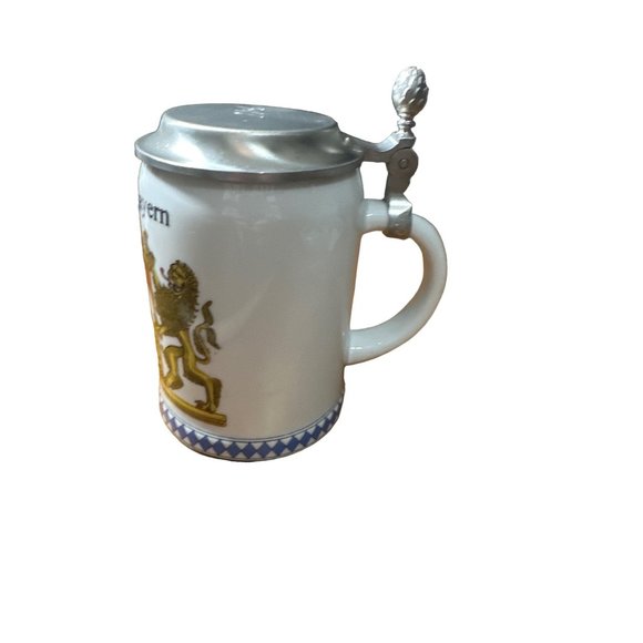 German Bayern Stein with Pewter Lid - Picture 3 of 10